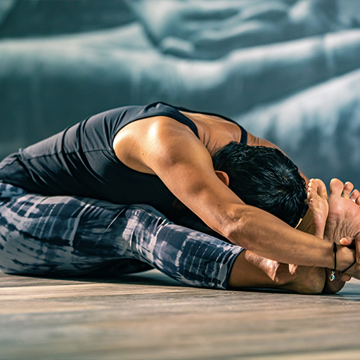 Yoga student in gestrekte houding